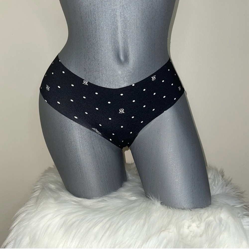 VICTORIAS SECRET NO-SHOW SEAMLESS CHEEKY PANTY UNDERWEAR. NWT